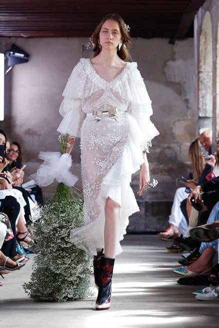 Visualizza altre idee su abito dior, dior, abiti. Abiti da cerimonia valentino 2019
