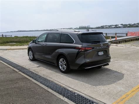 2023 Toyota Sienna Long-Term Update | Sipping fuel on the way to the