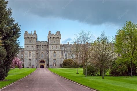 Jelajahi 6 Istana Mewah Kerajaan Inggris Tempat Kediaman Pewaris