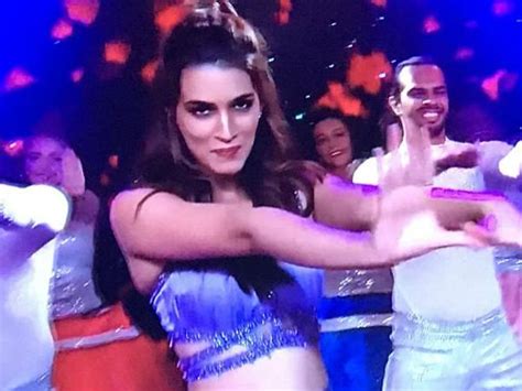 ipl 2018 finale kriti sanon wins hearts with her performance at the closing ceremony photos