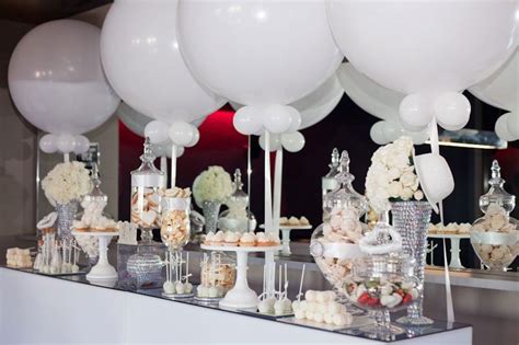 How To Throw A Chic All White Party White Party Decorations White