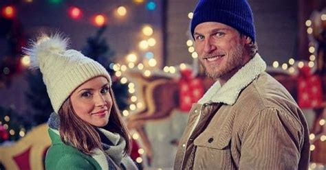 Tis The Season To Be Merry 5 Things To Know About The Hallmark Christmas Movie Meaww