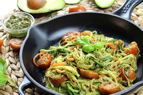 Una receta fácil, ligera y refrescante. How to make vegetable noodles | Love my Salad