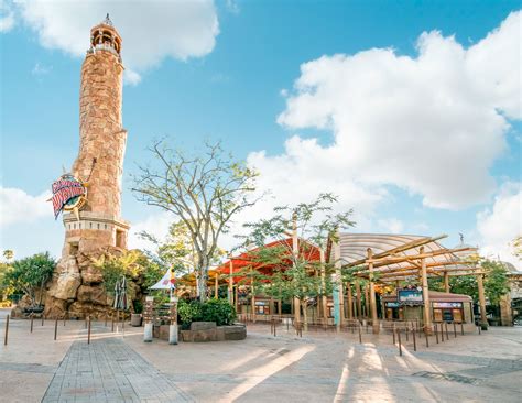 Now Thats A Park Entrance Universals Islands Of Adventure Allows You