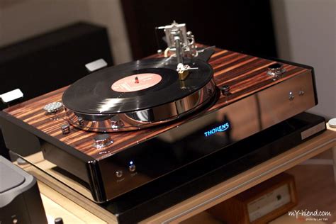 Vinyl Life Collection Now Spinning Vinyl Junkie Records 33rpm Turntable