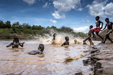 30 Stunning Photos Capture Remote African Tribes Livelihood Under Threat Page 3 Of 5 True