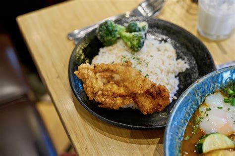 The way they serve their dish, however, is unlike other shops. Tokyo Rojiura Soup Curry Samurai, Shimokitazawa - Japan Journeys