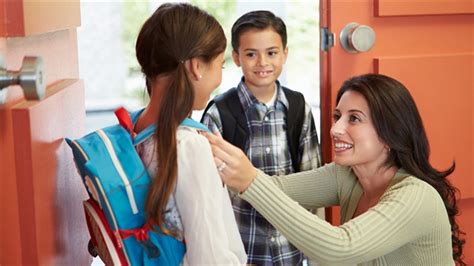 7 Helpful Tips To Get Your Child To School On Time Every Morning