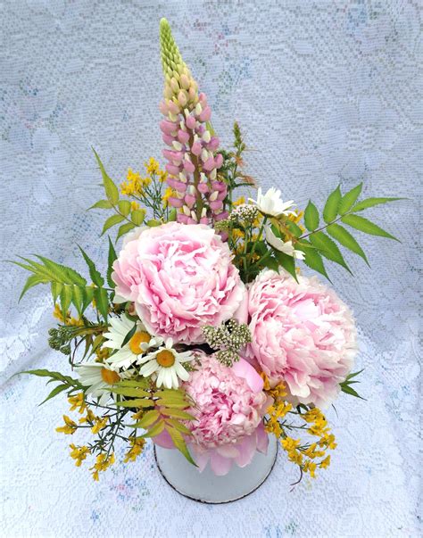 5 Easy To Make Peony Floral Arrangements Shifting Roots