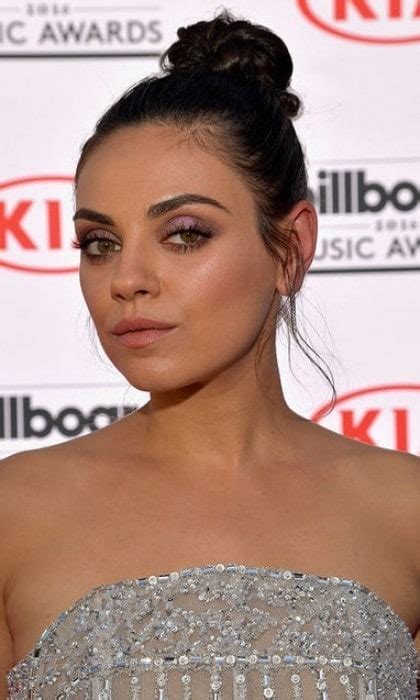 Achieve Mila Kunis Glam Look From The Billboard Music Awards Step By Step