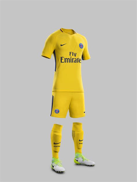 Les maillots seront vendus en 1970 exemplaires. Nike et le PSG dévoilent officiellement le maillot jaune ...