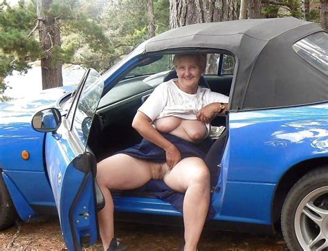 Naked Old Graany In The Car Big Pussy