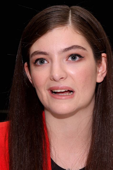 How lorde became the life of the party. LORDE at The Hunger Games: Mockingjay Part 1 Press Conference - HawtCelebs