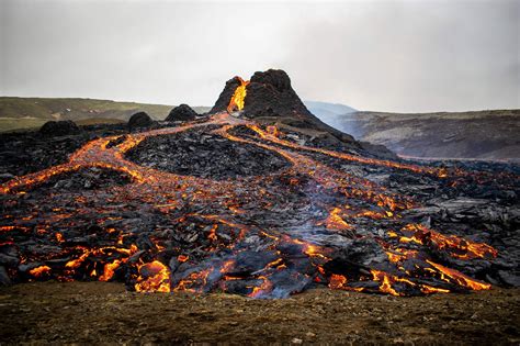 Stunning Photos Of A Long Dormant Volcano In Iceland Erupting Now