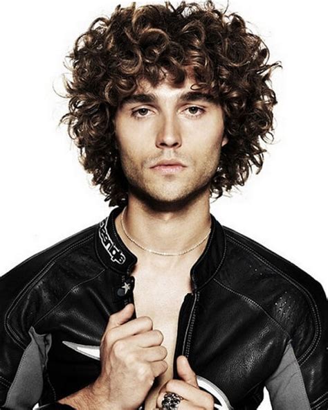 Read on to discover the different ways to style men's curly hair, plus. 45 Amazing Curly Hairstyles for Men: Inspiration and Ideas Hair Motive