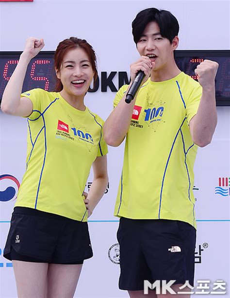 밤킹콩 성인천국에서는 한국 야동 일본 야동,서양야동,동양야 동,국산야동,연예인 움짤,야설,성인만화,야한사진,망가,썰만화,동양야사등 고화질의 성인자료가 매일매일 무료업로드 됩니다. 강소라-송재림 `선수들의 완주를 기원합니다` MK포토