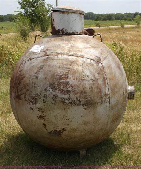 1946 500 Gallon Propane Tank In Council Grove Ks Item D5254 Sold