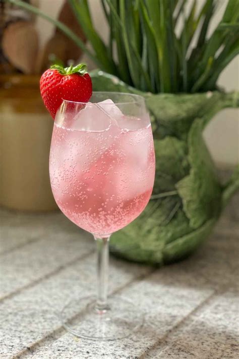 An Easy Cocktail Recipe That Turns The Gin Spritz A Gorgeous Pink Color