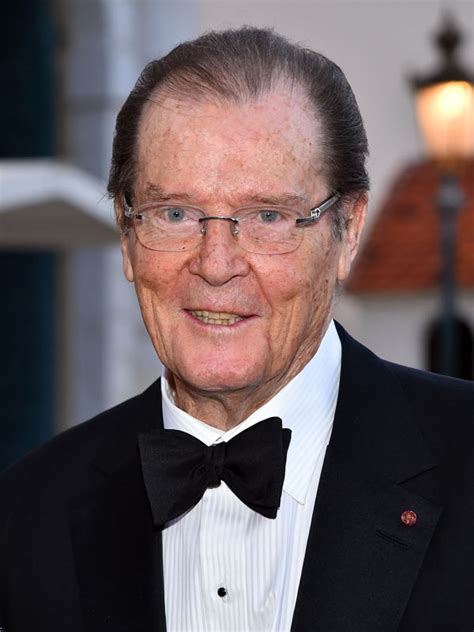 Read cnn's sir roger moore fast facts and learn more about the life of the james bond actor and unicef ambassador. Roger Moore - AlloCiné