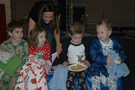 Heidis Cakes And Bric A Brac Montessori Christmas Program