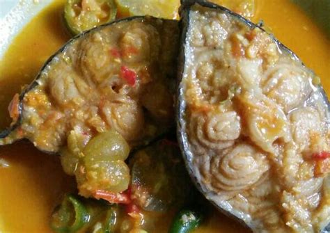 Ikan tenggiri, jeruk nipis, tomat hijau, cabai rawit, serai, garam, gula, air, minyak, bawang putih, bawang merah, jahe, lengkuas, kunyit. Resep Garang Asem Ikan Sembilang oleh Siti Nur Cholifah ...