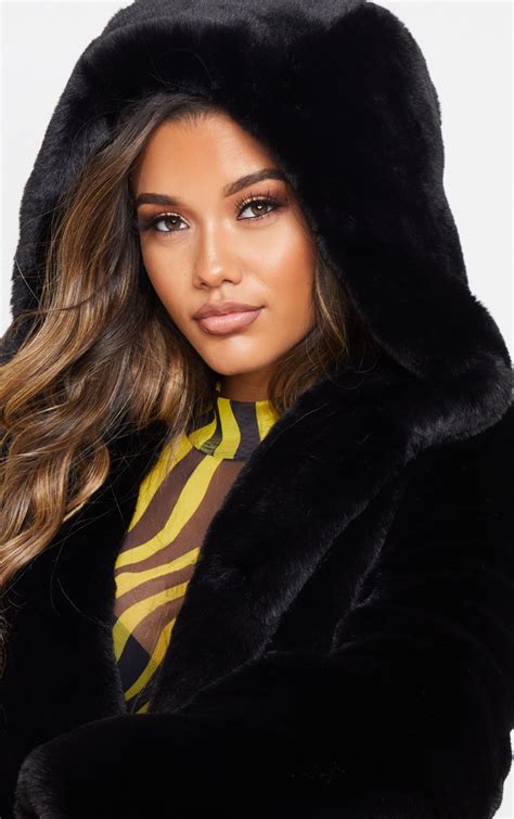 black cropped fur coat coats and jackets prettylittlething ie
