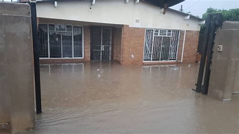 Just In Flash Floods Hit Parts Of Bulawayo Province Watch Video Iharare News
