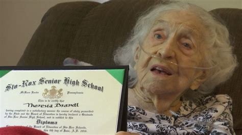 105 Year Old Woman Receives Honorary High School Diploma Wsvn 7news