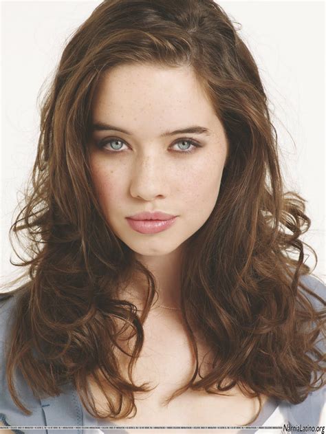 I Like The Big Flowy Curls Anna Popplewell Beauty Pictures Of Anna