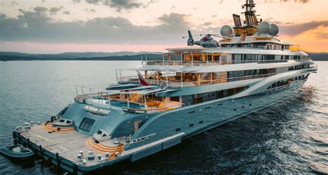 The founder and ceo of amazon has reportedly bought a $500 million yacht that apparently requires its own support yacht. Jeff Bezos Invests $400M into Superyacht Machine - The ...
