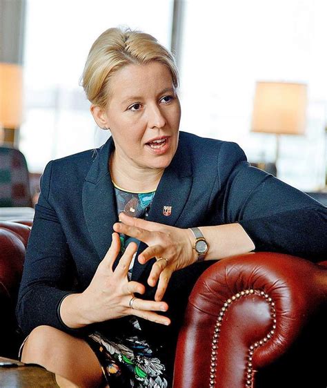 Familienministerin franziska giffey tritt zurück. Pin auf Female Politicians