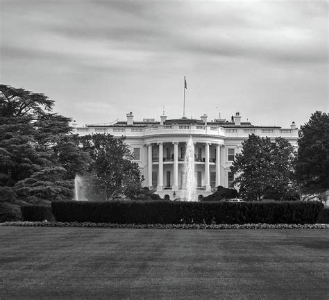 Black And White The White House Photograph By Artpics Pixels