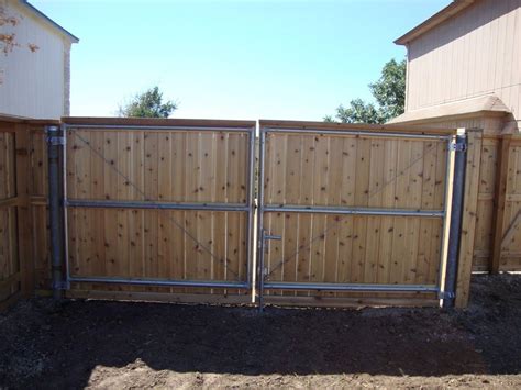 The first advantage steel posts have over the standard wooden 4×4 or 6×6 is cost. Pin by Ryan Ott on For The House | Driveway gate diy ...