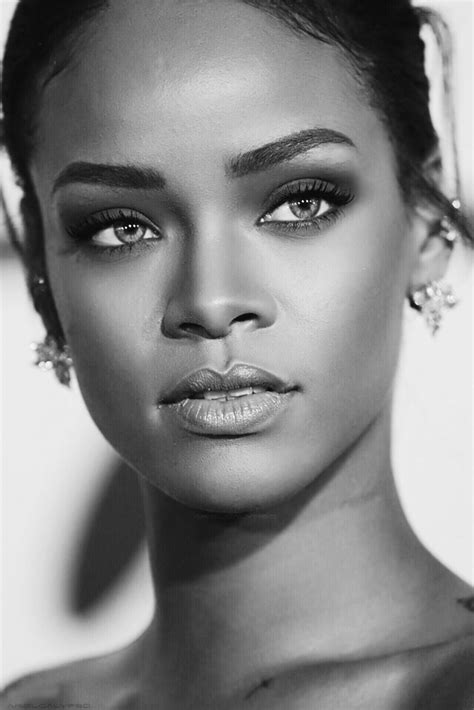 Rihanna One Of The Better Pics Of Her Face Рианна Брови Идеи макияжа