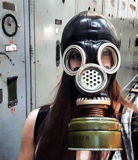 Pin By Gasmask Caps On Gp Gas Mask Gas Mask Gas Mask Art Gas Mask Girl