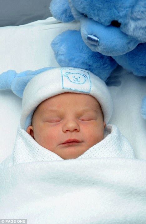 Read on to learn all about when to give your little one a bath, how to bathe your newborn, and how often your little one may need to be bathed during these first few months. Newborn baby boy dumped in plastic bag on pub doorstep ...