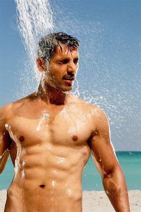10 Hottest Shirtless Bollywood Actors Actors With Amazing Bodies