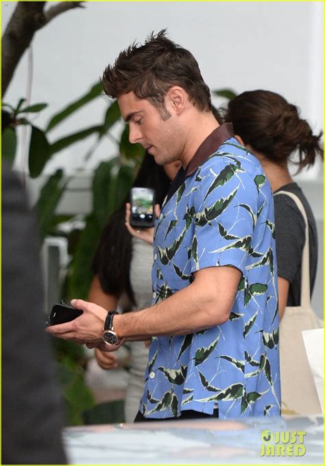 Zac Efron Goes Casual For We Are Your Friends Miami Screening Photo