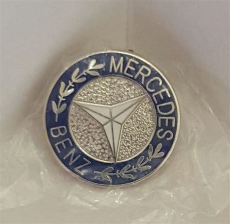 Mercedes Benz German Car Automobile Blue Lapel Pin Badge 34 Inch In