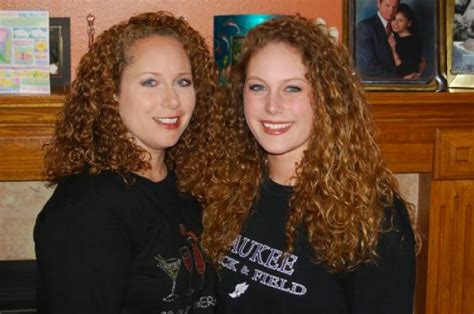 21 Mothers And Daughters That Look Exactly The Same Age