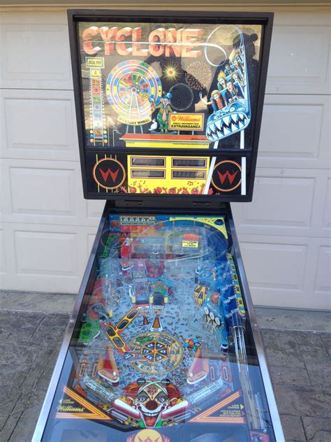 Cyclone Williams 1988 Pinball Castle Classic Arcade