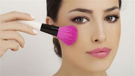 Pourquoi Le Maquillage Est Il Si Important Pour Une Femme Rtbfbe