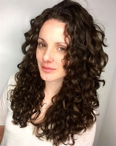 22 Cute Long Curly Hairstyles For 2020 Easy Curly Hair Ideas