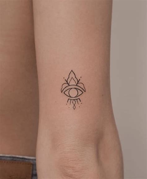 50 Minimalist Tattoo Ideas For Women Secretly Sensational