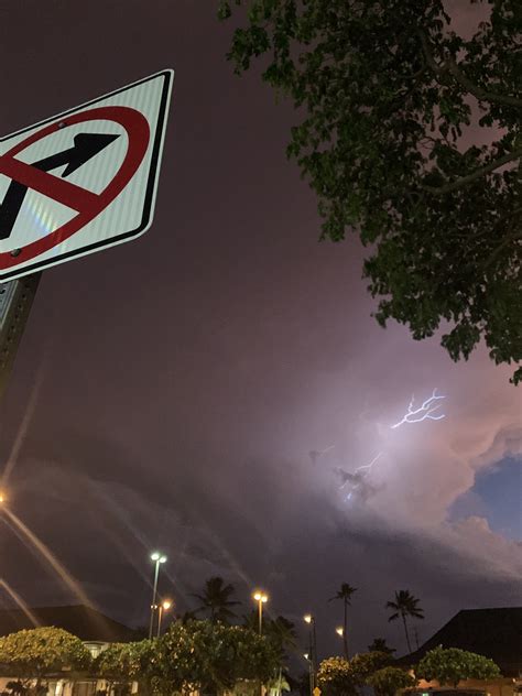 Video Thunderstorm Lights Up Oahu Skies Khon2