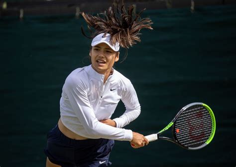 Wimbledon star Emma Raducanu 'always heading for great things', teachers say | Chard & Ilminster 