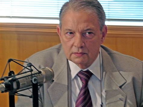 Maybe you would like to learn more about one of these? José Paulo de Andrade, 50 anos de rádio Bandeirantes ...