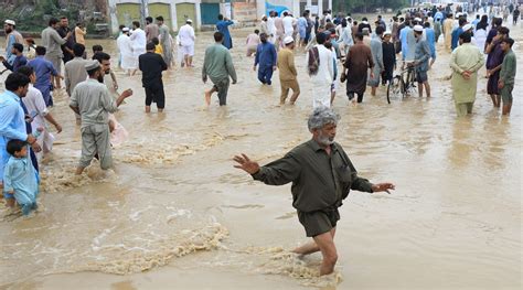 Pakistan Floods Force Tens Of Thousands From Homes Overnight World News The Indian Express