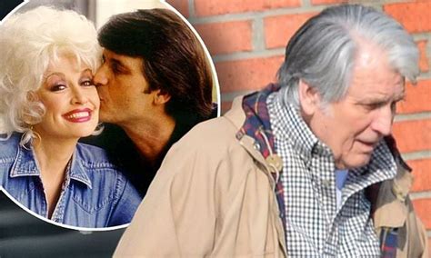 Dolly Partons Husband Seen Out For First Time In 40 Years Daily Mail