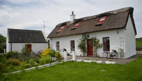 4 Quaint Thatched Cottages For Sale In Ireland For Less Than €180000